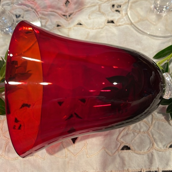 Red vintage goblets with a clear bubble base - Picture 9 of 9